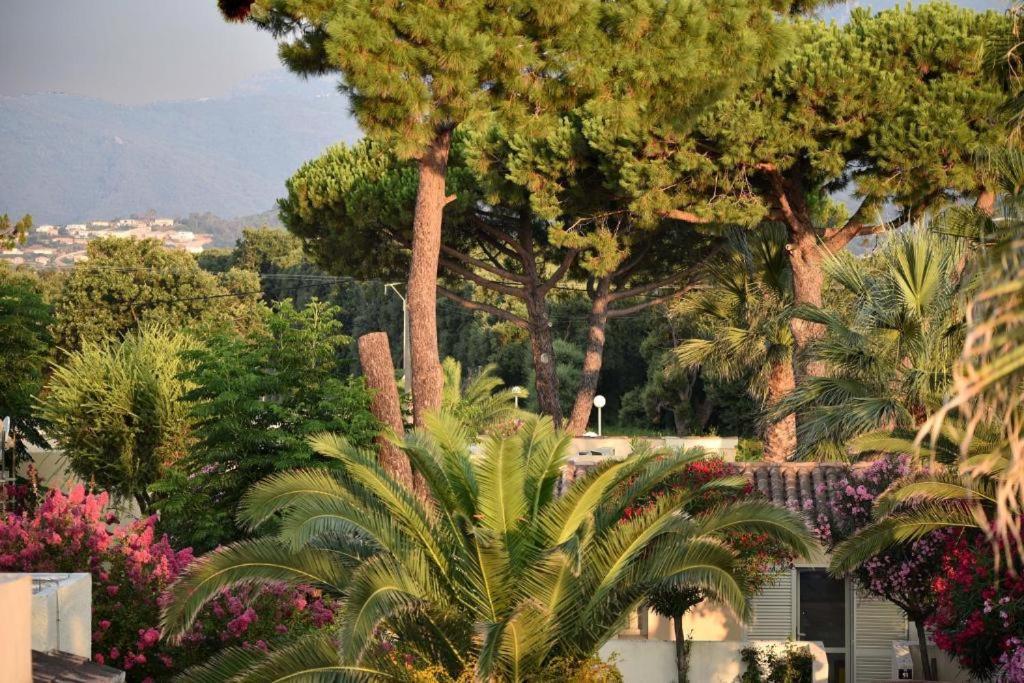 Résidence San Pellegrino Folelli Exterior foto